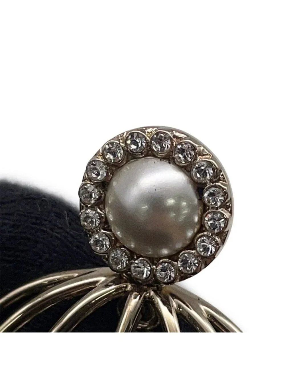 CHANEL brooch bird